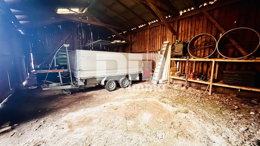 Wohn / Gewerbe Ensemble mit Wohnhaus, Stallgebäude, großer Scheune sowie Nebengebäude - Nebengebäude Innenansicht